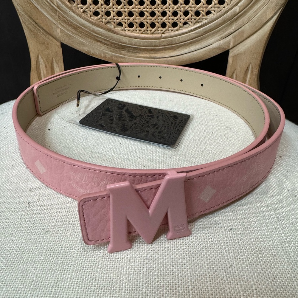 MCM Pink Belt with M Logo Buckle. Fits size 90-100 cm.